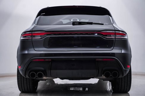 Certified 2024 Porsche Macan image 8