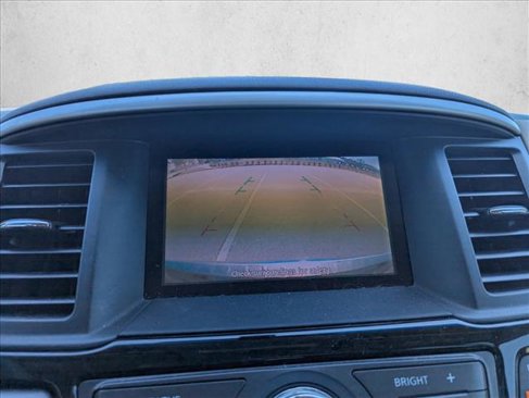 Used 2015 Nissan Pathfinder SV image 15