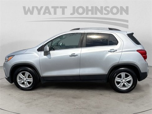 Used 2019 Chevrolet Trax LT w/ LT Convenience Package image 2