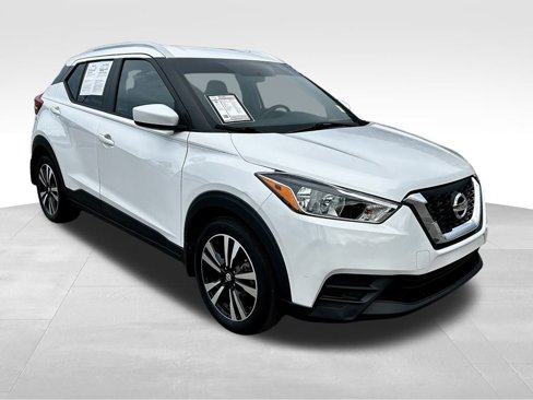 Used 2019 Nissan Kicks SV image 2