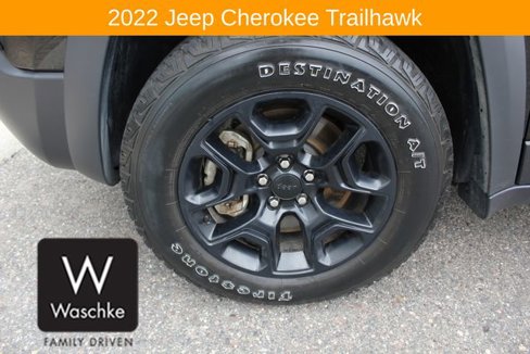 Used 2022 Jeep Cherokee Trailhawk w/ Sun, Sound & Nav Group image 12