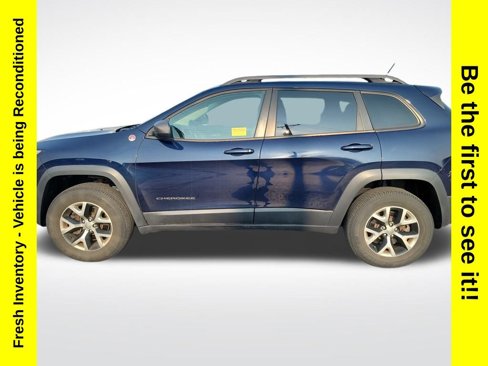 Used 2015 Jeep Cherokee Trailhawk w/ Cold Weather Group image 2