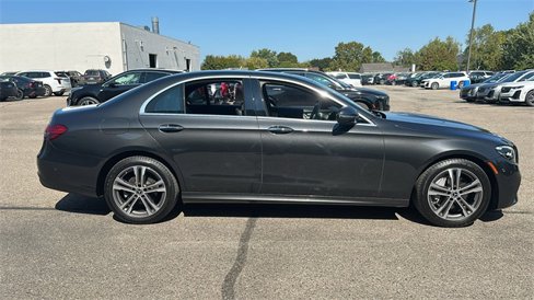 Certified 2022 Mercedes-Benz E 350 4MATIC Sedan image 3