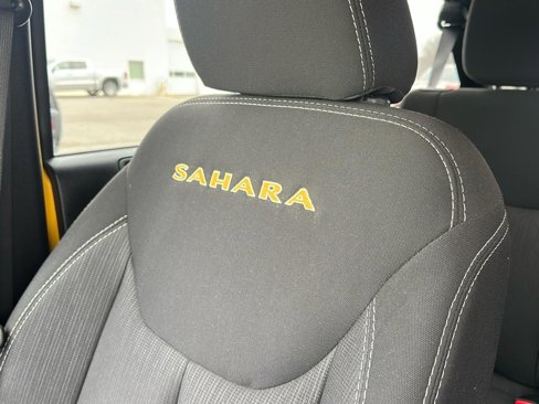 Used 2015 Jeep Wrangler Unlimited Sahara image 16