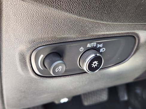 Used 2023 Chevrolet Equinox RS w/ RS Leather Package image 22