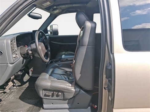 Used 2002 Chevrolet Silverado 2500 LT w/ Off-Road Skid Plate Pkg image 9