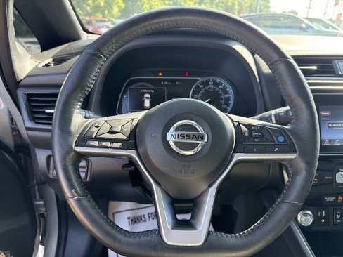 Used 2018 Nissan Leaf SV w/ SV Technology Package image 12