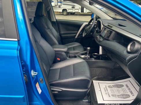 Used 2018 Toyota RAV4 Limited image 19