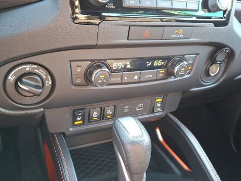 Used 2023 Nissan Frontier PRO-4X w/ Pro Convenience Package image 15