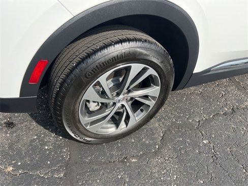 Used 2023 Buick Envision Essence image 22
