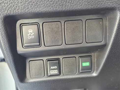 Used 2018 Nissan Rogue Sport S image 15