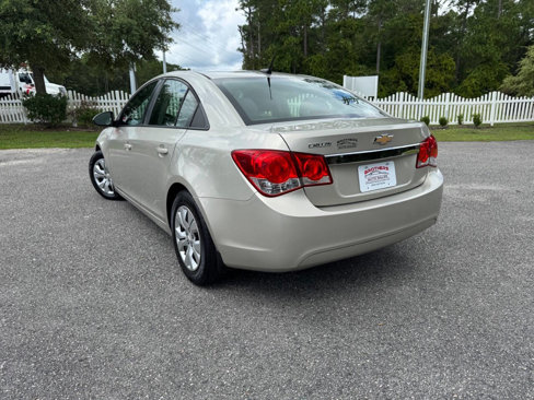 Used 2013 Chevrolet Cruze LS image 10
