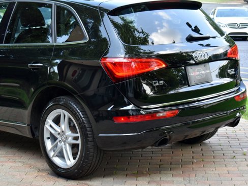 Used 2017 Audi Q5 2.0T Premium Plus w/ Technology Package image 11