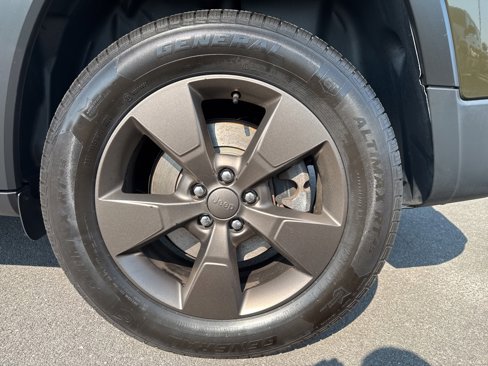 Used 2016 Jeep Cherokee 75th Anniversary image 15