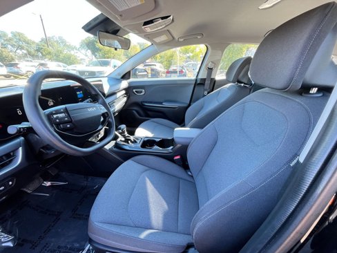 Used 2025 Kia K4 LXS image 24