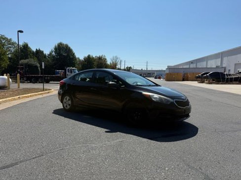 Used 2015 Kia Forte LX image 2