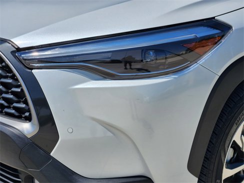 Certified 2023 Toyota Corolla Cross XLE image 8
