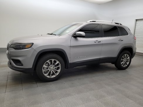 Used 2020 Jeep Cherokee Latitude Plus w/ Cold Weather Group image 2