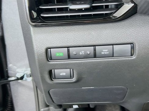 New 2025 Nissan Sentra SV image 9