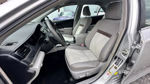 Used 2014 Toyota Camry SE image 9