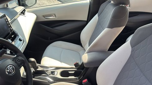 Used 2021 Toyota Corolla LE image 24