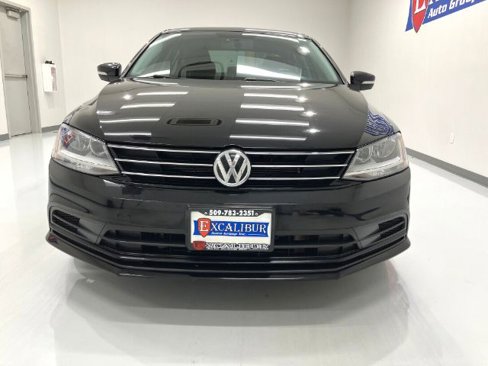 Used 2017 Volkswagen Jetta SE image 11