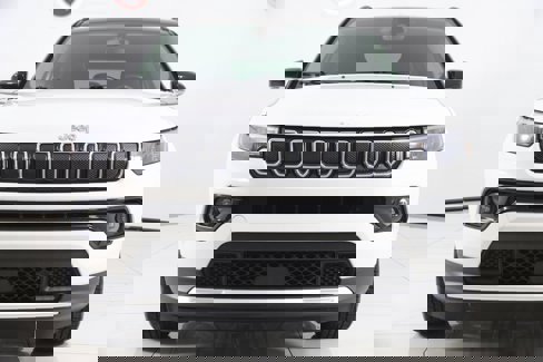 Used 2022 Jeep Compass Limited image 49