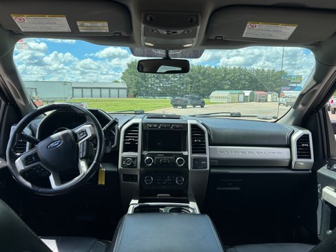 Used 2019 Ford F250 Lariat w/ Chrome Package image 19