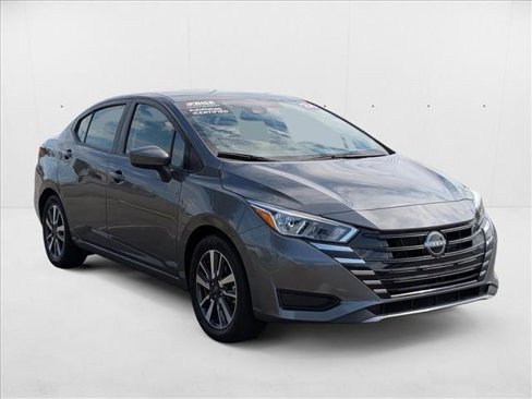Used 2024 Nissan Versa SV image 3