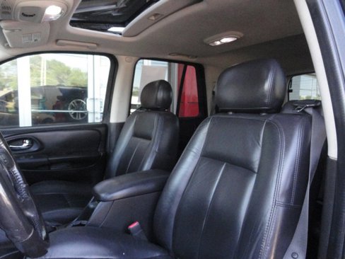 Used 2008 Chevrolet TrailBlazer LT w/ Sun And Sound Package image 8