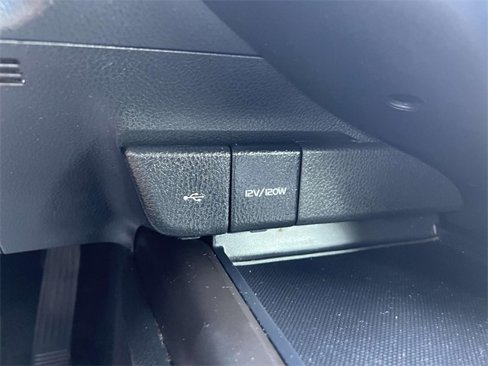 Used 2022 Toyota Camry LE image 19