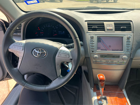 Used 2011 Toyota Camry XLE image 7