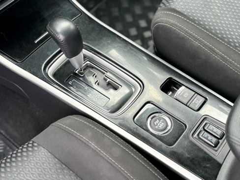 Used 2017 Mitsubishi Outlander SE image 15