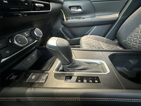 New 2025 Nissan Kicks SV image 11