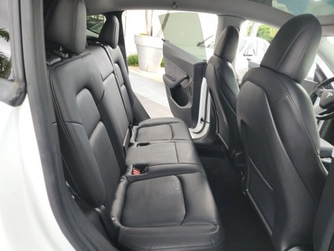 Used 2020 Tesla Model Y Long Range image 21