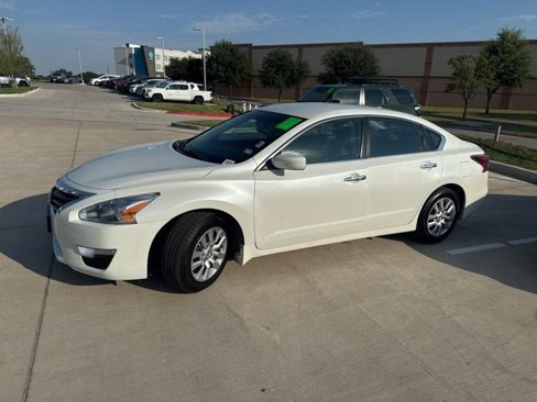 Used 2014 Nissan Altima 2.5 S w/ Display Audio Package image 7