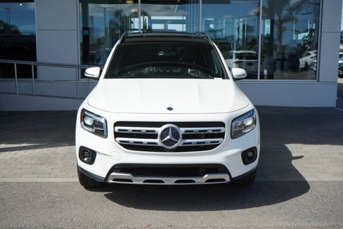 Used 2022 Mercedes-Benz GLB 250 4MATIC image 3