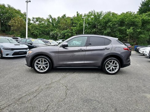 Used 2018 Alfa Romeo Stelvio Ti Sport image 5