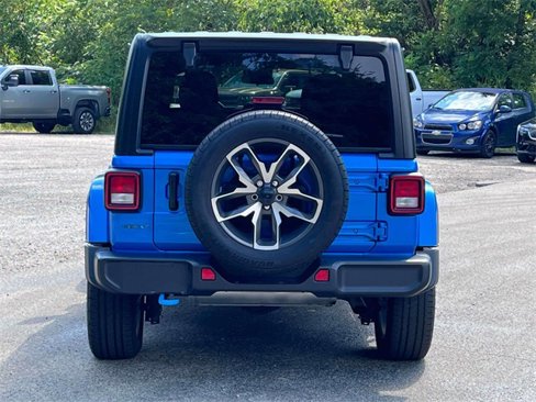 Used 2024 Jeep Wrangler Unlimited w/ Convenience Group image 4
