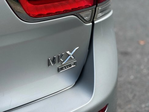 Used 2012 Lincoln MKX AWD image 9