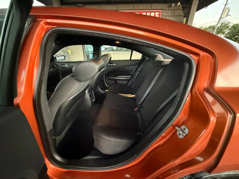 Used 2011 Dodge Charger SE image 13