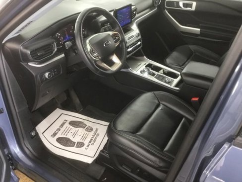 Used 2021 Ford Explorer XLT w/ Equipment Group 202A image 10