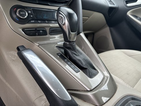Used 2012 Ford Focus SEL w/ SEL/Titanium Winter Pkg image 18
