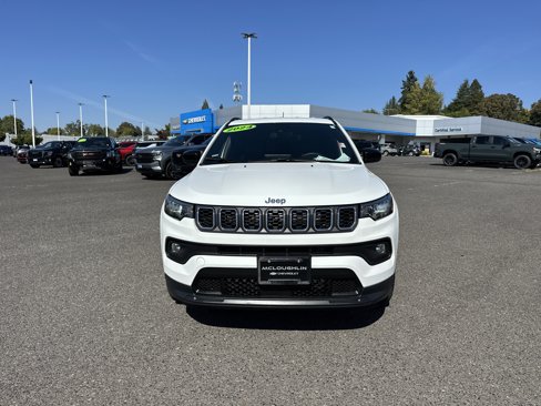 Used 2024 Jeep Compass Latitude image 8