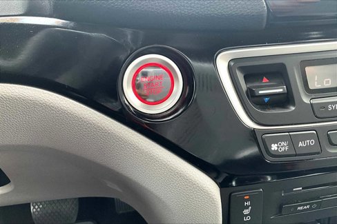 Used 2018 Honda Pilot Touring image 34