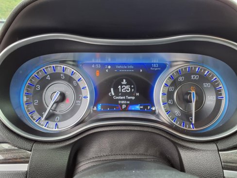 Used 2022 Chrysler 300 Touring image 14