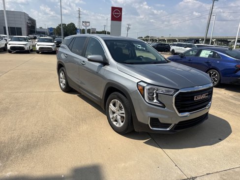Used 2023 GMC Terrain SLE w/ LPO, Floor Liner Package image 9