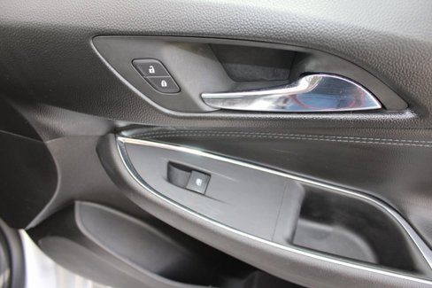 Used 2018 Chevrolet Cruze Premier image 39