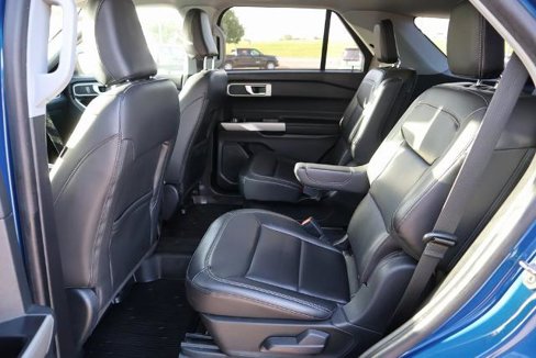Used 2022 Ford Explorer XLT w/ Equipment Group 202A image 16