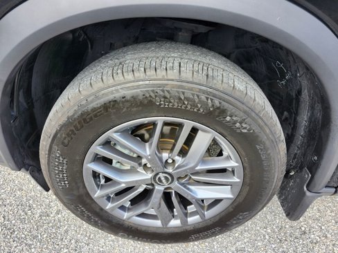 Used 2023 Nissan Rogue S image 18
